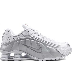 Nike Shox R4 GS Size W 7.5 ( Youth 5.5Y EUR 38) White/Silver EUC